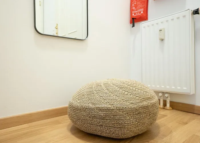 Cozy 1br Near Opera - 24h Self Check-in Viena
